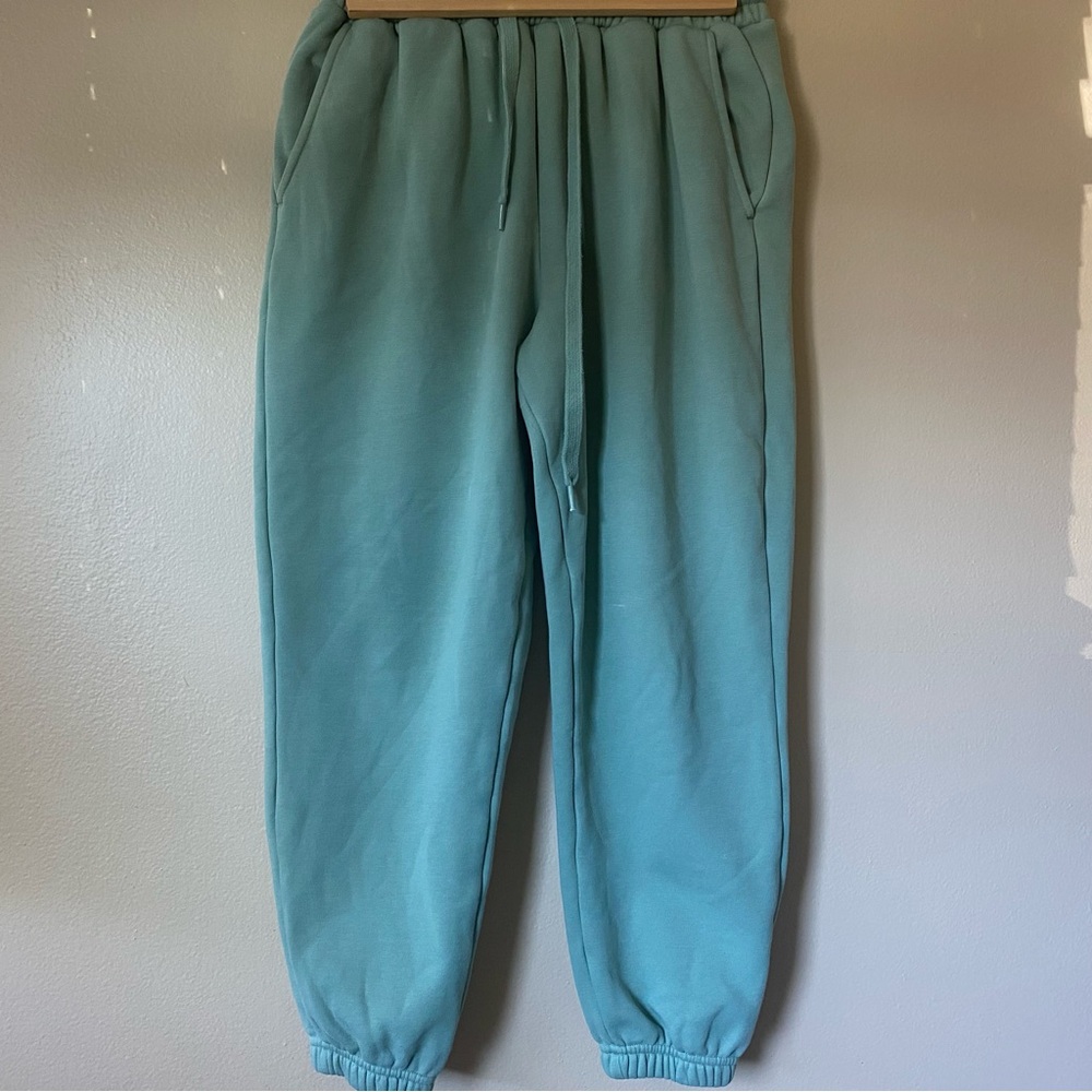 Fabletics Sweatpants Size L READ